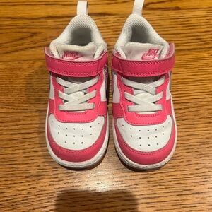 Nike Kids Sneakers in Pink and White